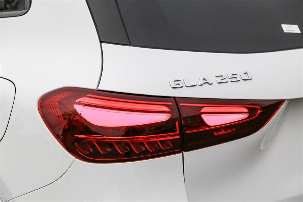 new 2025 Mercedes-Benz GLA 250 car, priced at $54,595