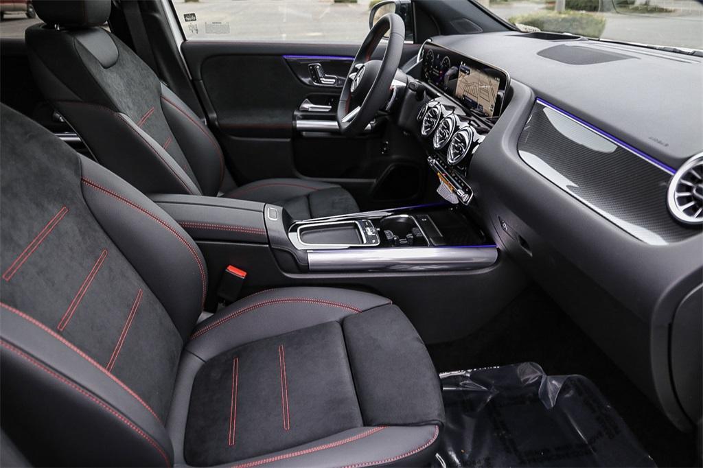 new 2025 Mercedes-Benz GLA 250 car, priced at $54,595