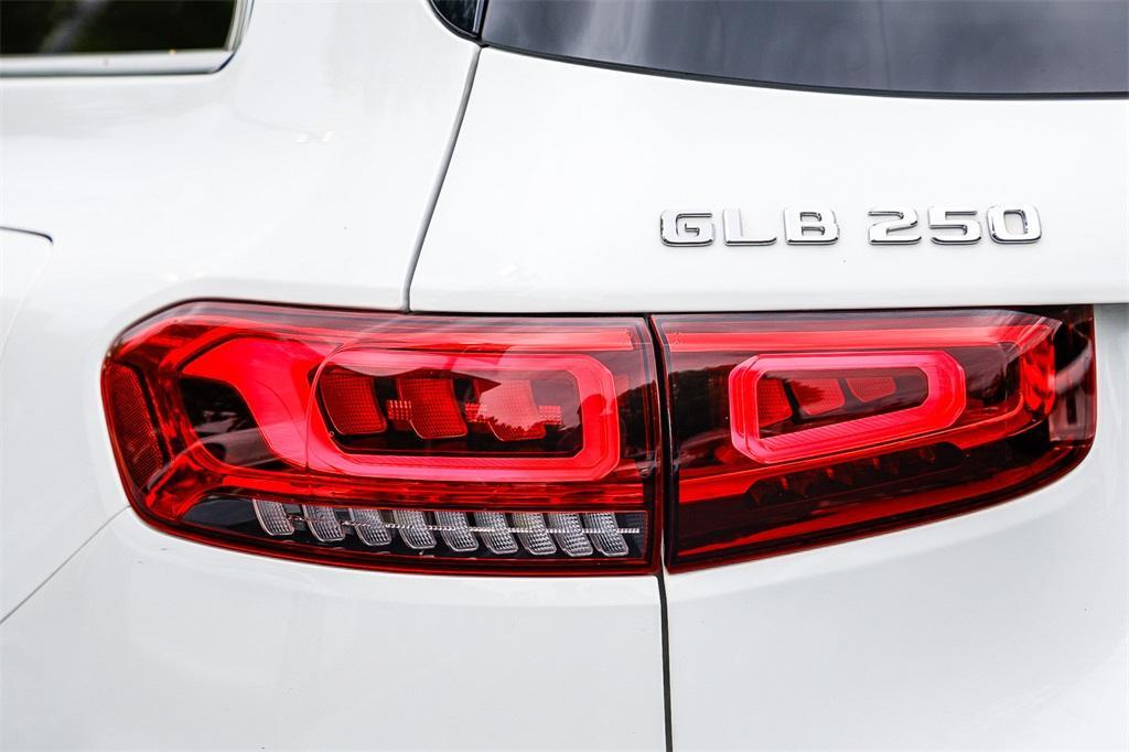 used 2021 Mercedes-Benz GLB 250 car, priced at $25,923
