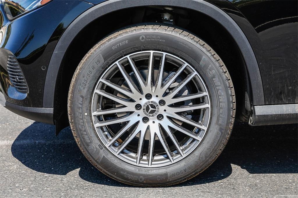 new 2025 Mercedes-Benz GLC 300 car, priced at $53,005