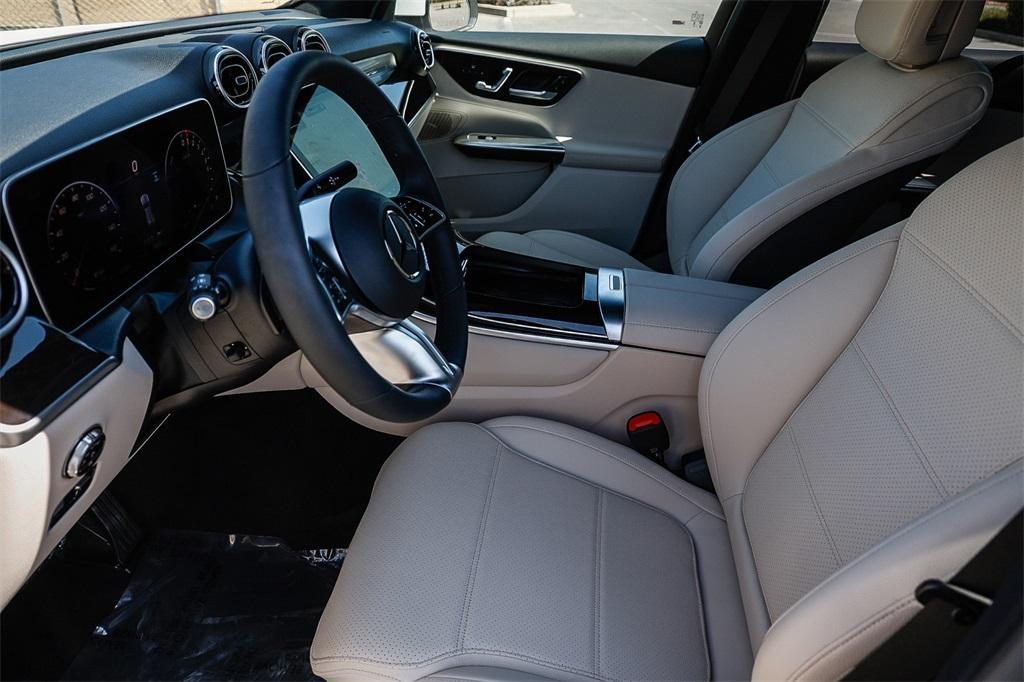 new 2025 Mercedes-Benz GLC 350e car, priced at $61,700