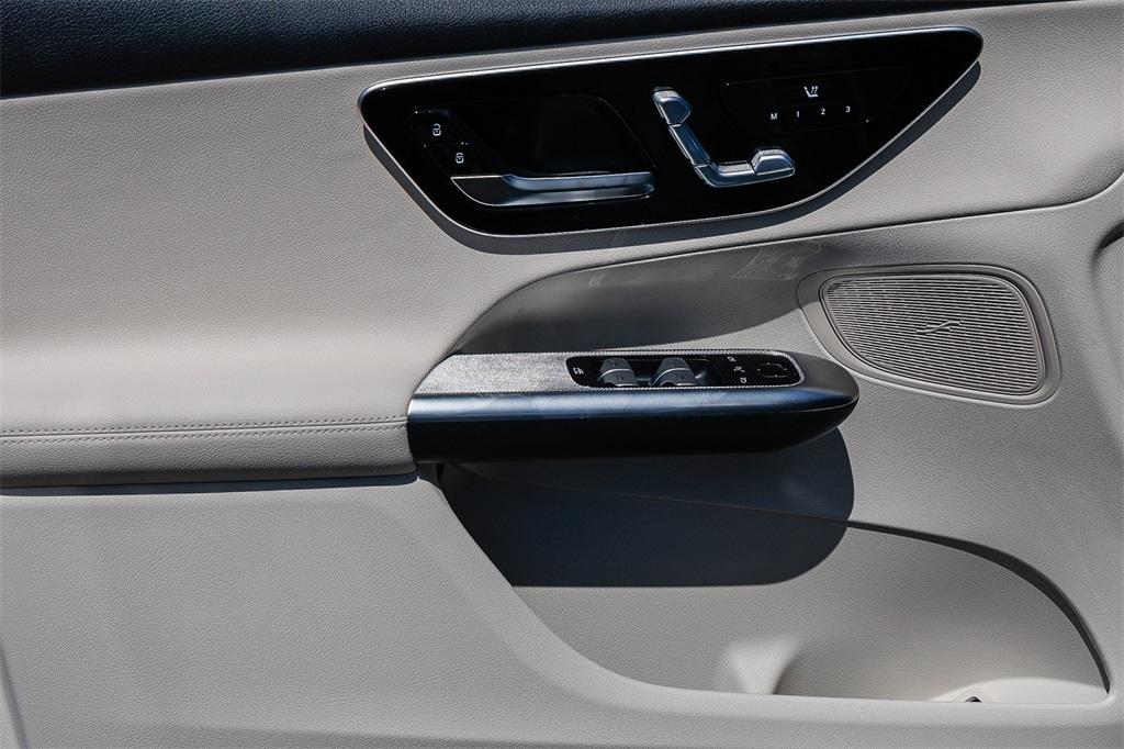 new 2025 Mercedes-Benz GLC 350e car, priced at $61,700