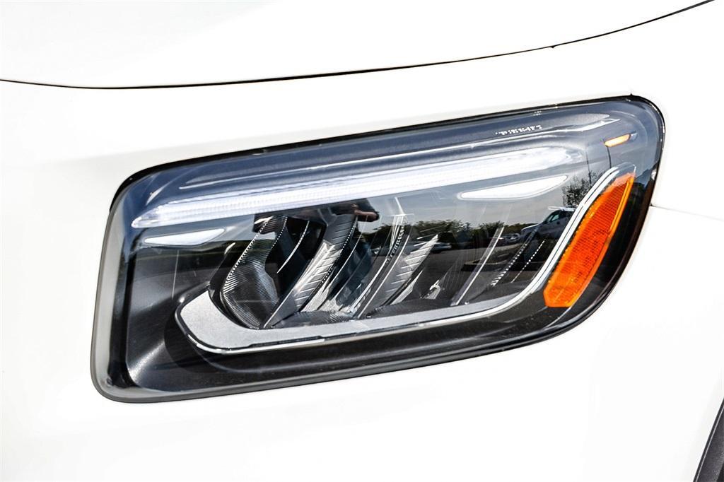 new 2025 Mercedes-Benz GLB 250 car, priced at $51,095