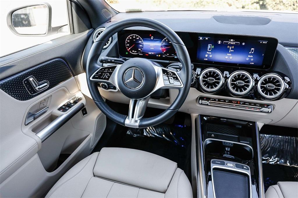 used 2025 Mercedes-Benz GLA 250 car, priced at $37,990