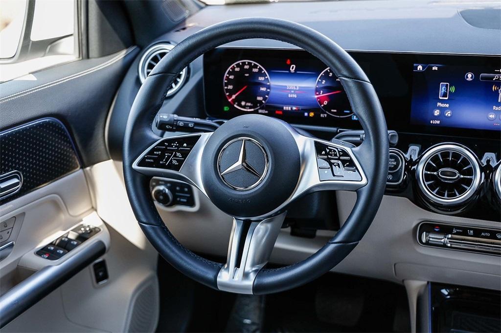 used 2025 Mercedes-Benz GLA 250 car, priced at $37,990