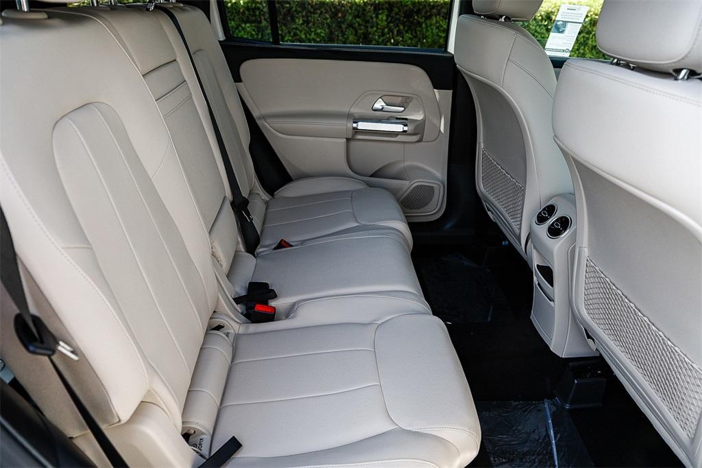 new 2025 Mercedes-Benz GLB 250 car, priced at $46,550