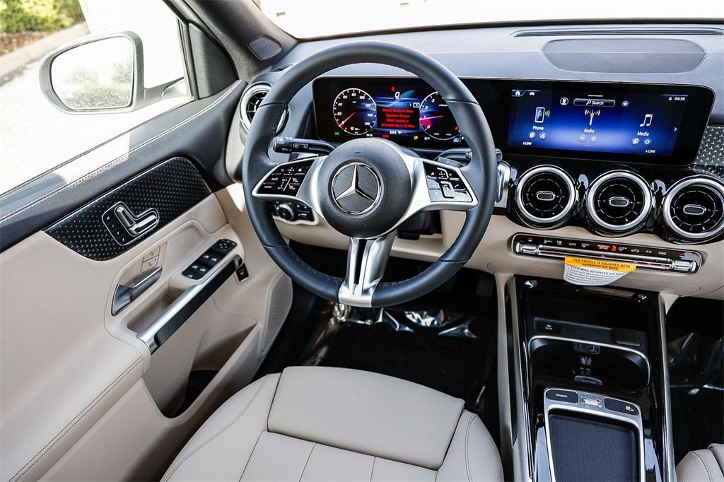 new 2025 Mercedes-Benz GLB 250 car, priced at $46,550