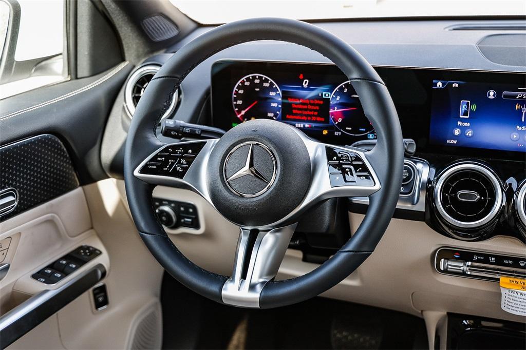 new 2025 Mercedes-Benz GLB 250 car, priced at $46,550