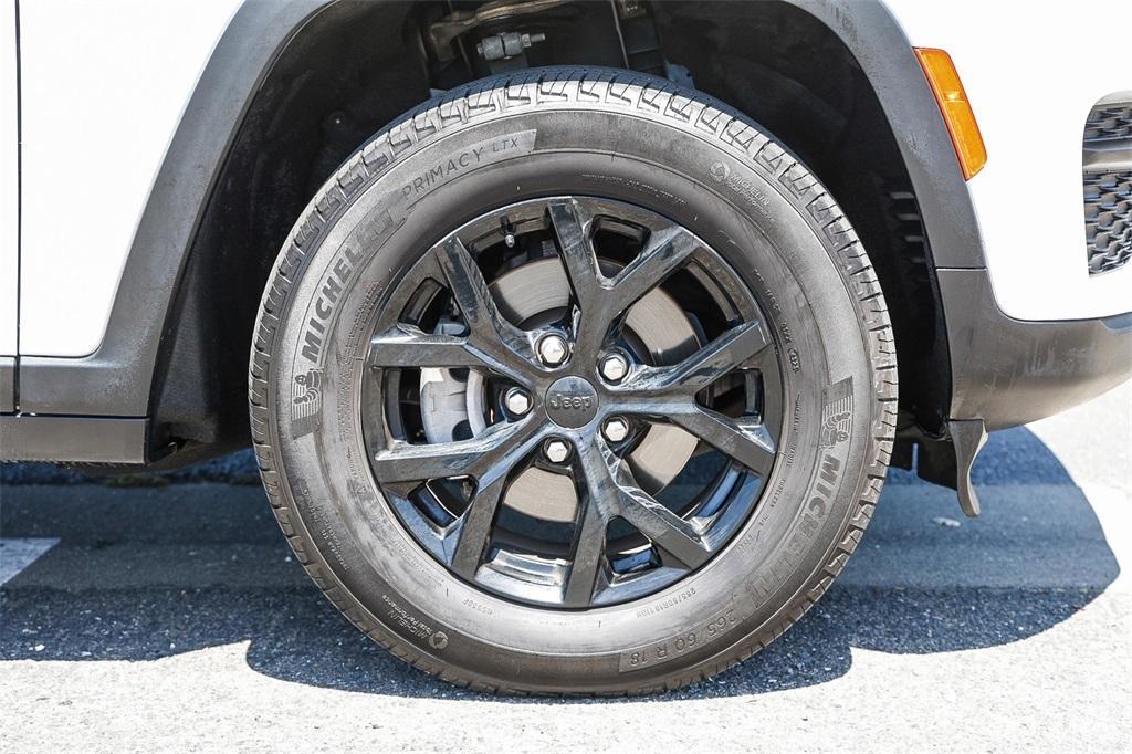 used 2024 Jeep Grand Cherokee car, priced at $37,595