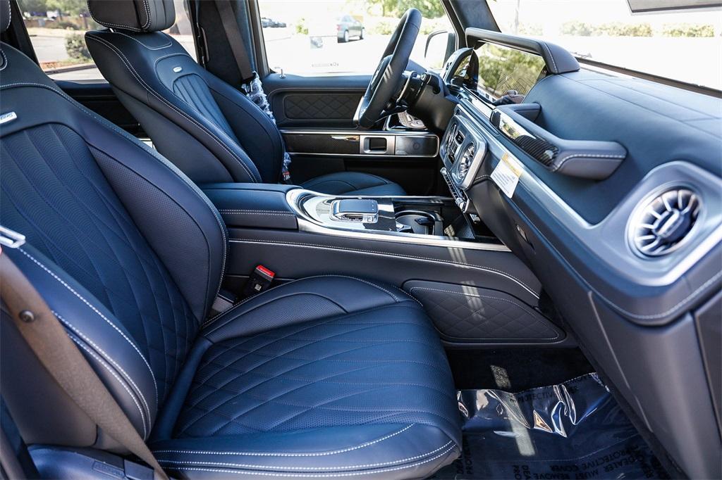 new 2025 Mercedes-Benz AMG G 63 car, priced at $207,685