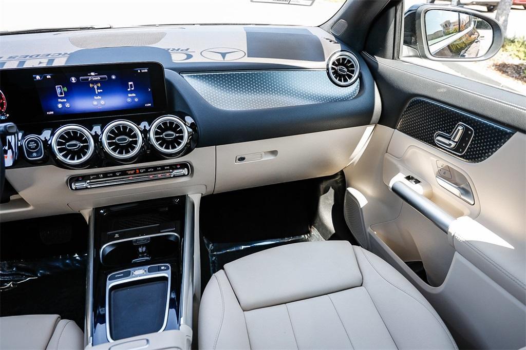 used 2025 Mercedes-Benz GLA 250 car, priced at $38,990