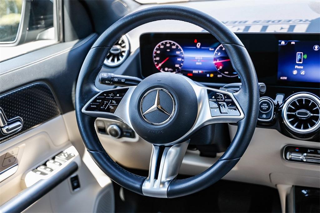used 2025 Mercedes-Benz GLA 250 car, priced at $38,990