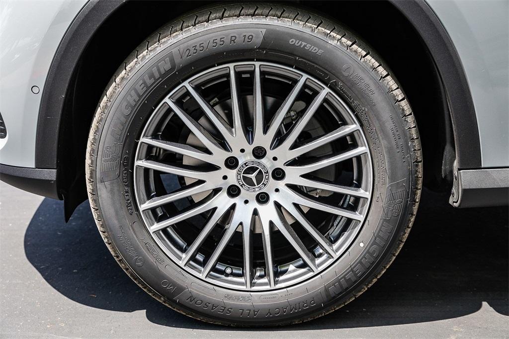 new 2025 Mercedes-Benz GLC 300 car, priced at $54,975