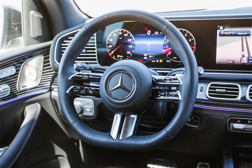 new 2025 Mercedes-Benz GLS 580 car, priced at $124,800