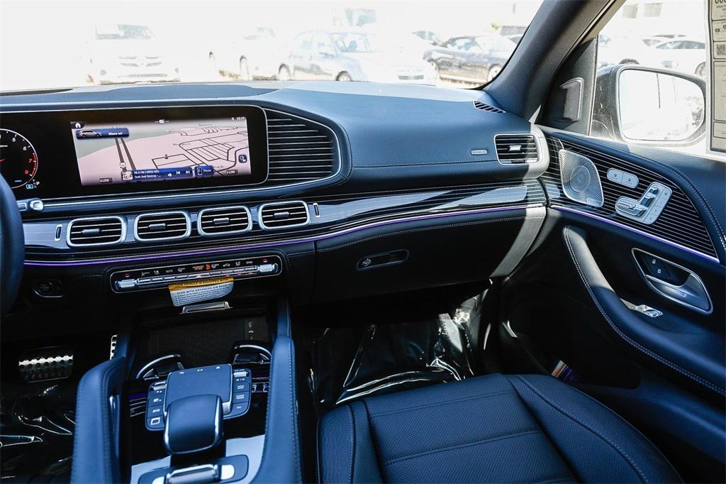 new 2025 Mercedes-Benz GLS 580 car, priced at $124,800