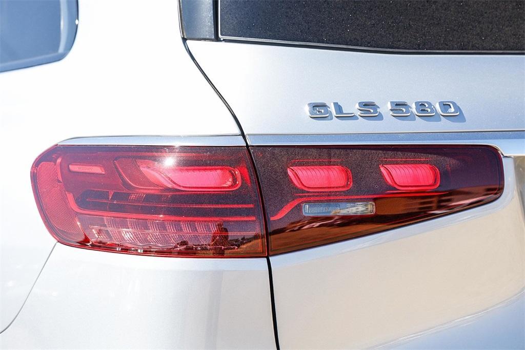 new 2025 Mercedes-Benz GLS 580 car, priced at $124,800