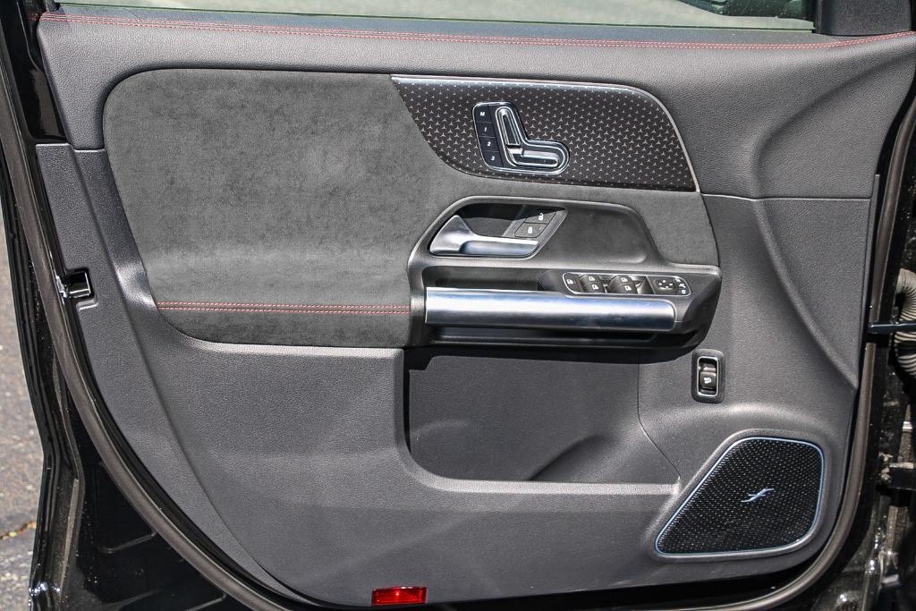 new 2025 Mercedes-Benz GLA 250 car, priced at $52,375