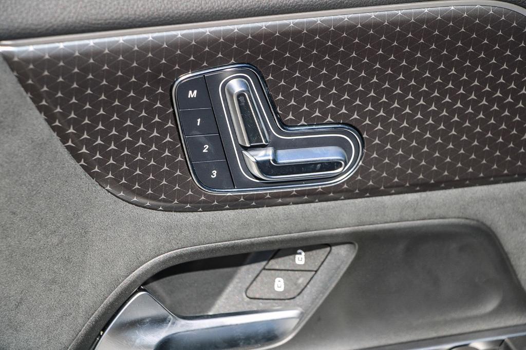 new 2025 Mercedes-Benz GLA 250 car, priced at $52,375