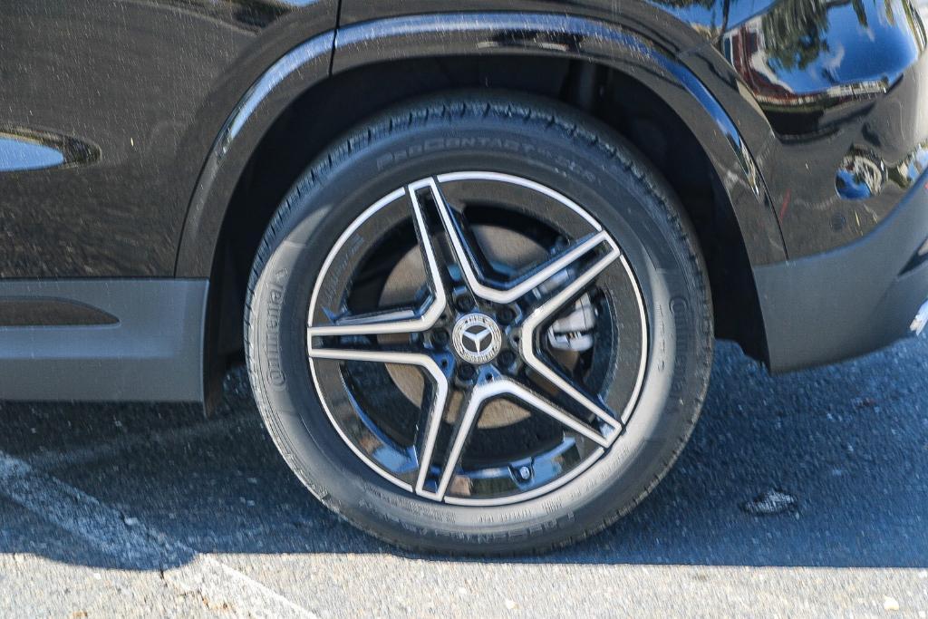 new 2025 Mercedes-Benz GLA 250 car, priced at $52,375