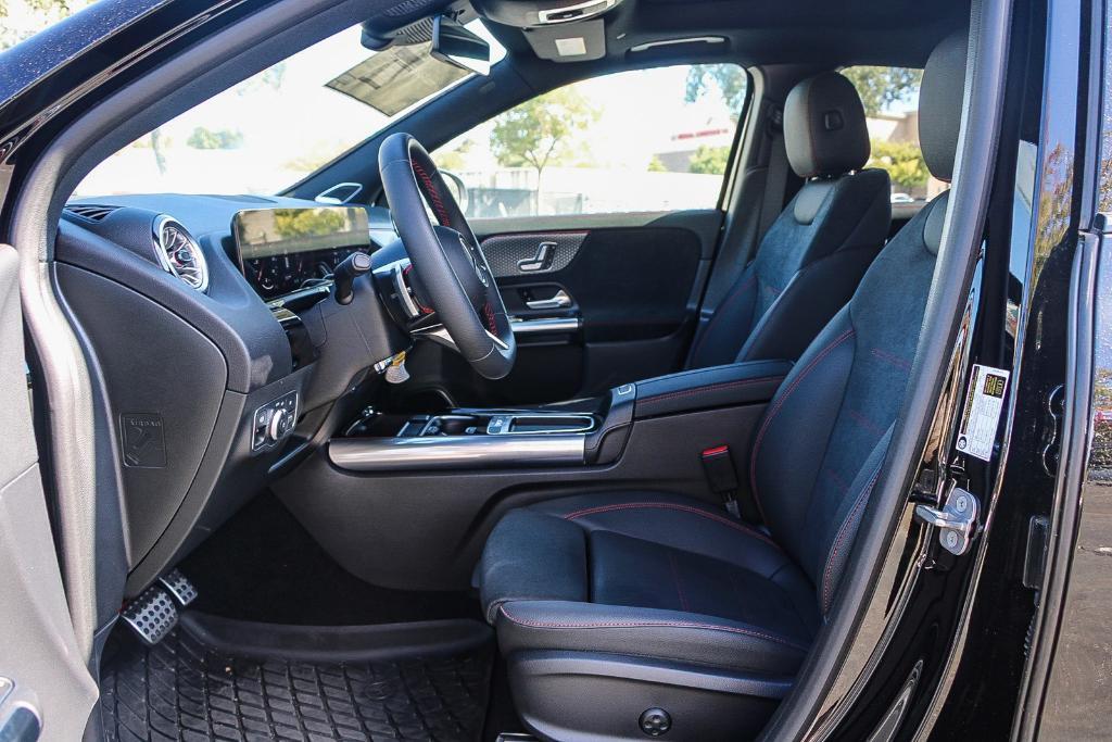 new 2025 Mercedes-Benz GLA 250 car, priced at $52,375