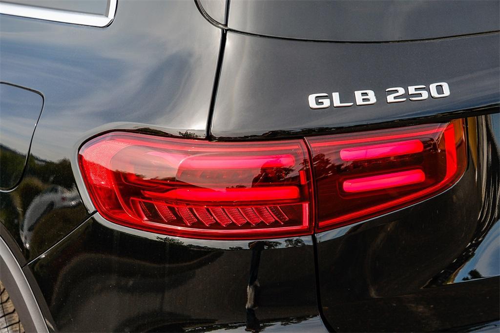 new 2025 Mercedes-Benz GLB 250 car, priced at $51,695