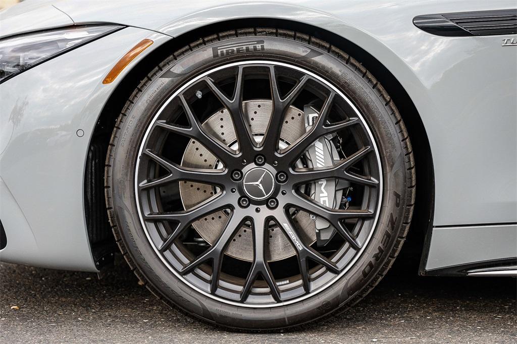new 2025 Mercedes-Benz AMG SL 43 car, priced at $124,350