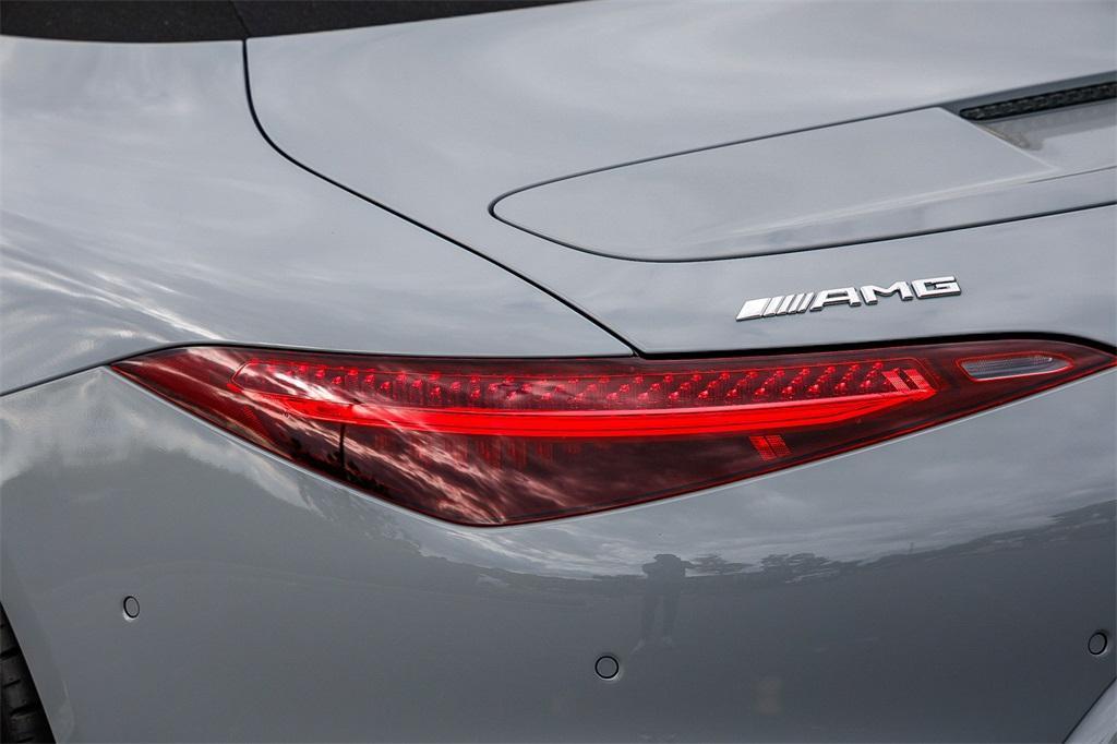 new 2025 Mercedes-Benz AMG SL 43 car, priced at $124,350