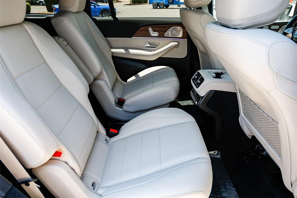 new 2025 Mercedes-Benz GLS 450 car, priced at $91,175