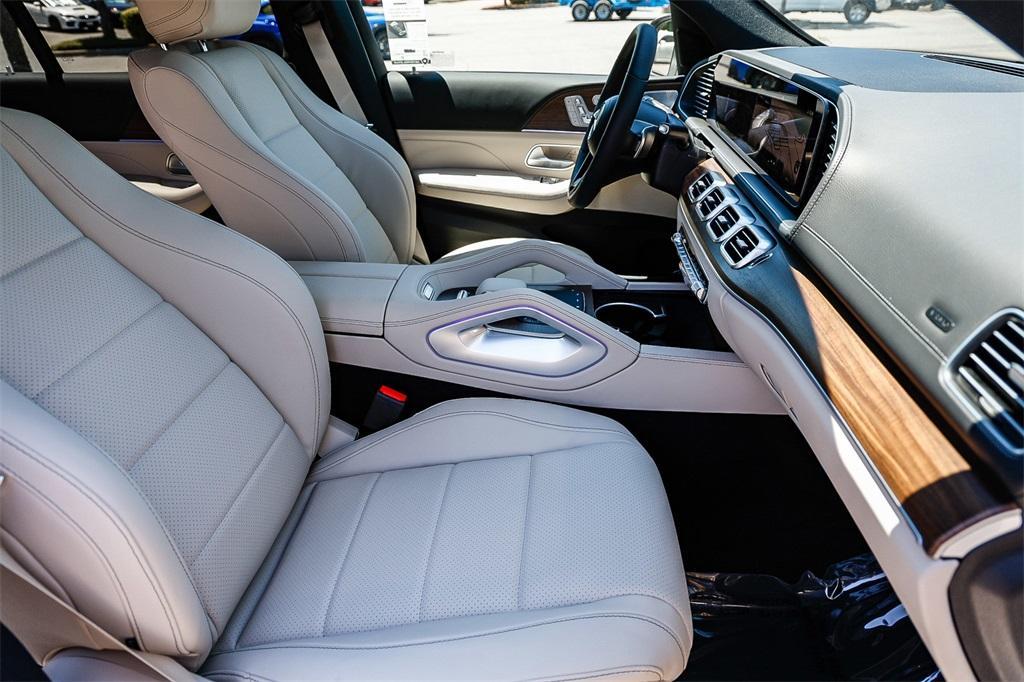 new 2025 Mercedes-Benz GLS 450 car, priced at $91,175