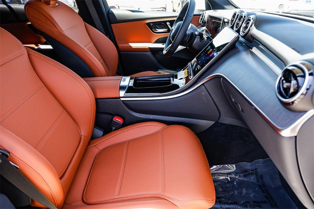 new 2025 Mercedes-Benz GLC 300 car, priced at $51,505