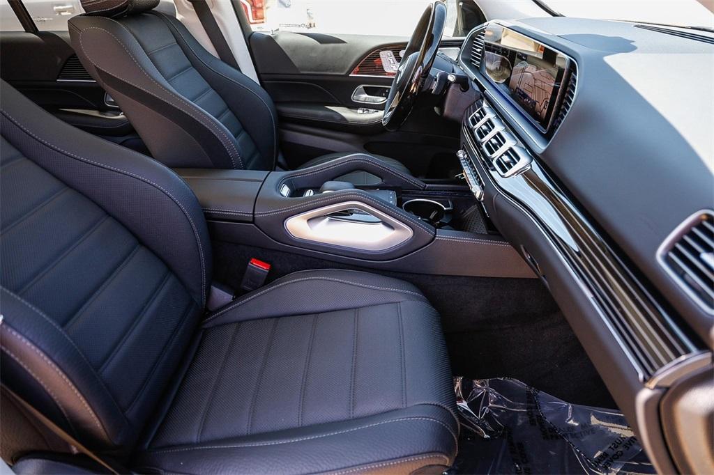 new 2025 Mercedes-Benz GLE 580 car, priced at $102,875