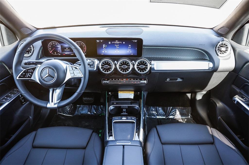 new 2025 Mercedes-Benz GLB 250 car, priced at $49,595