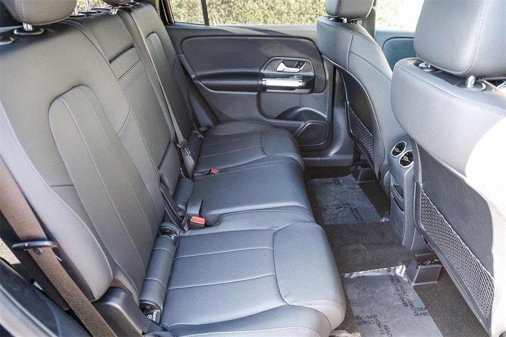 new 2025 Mercedes-Benz GLB 250 car, priced at $49,595