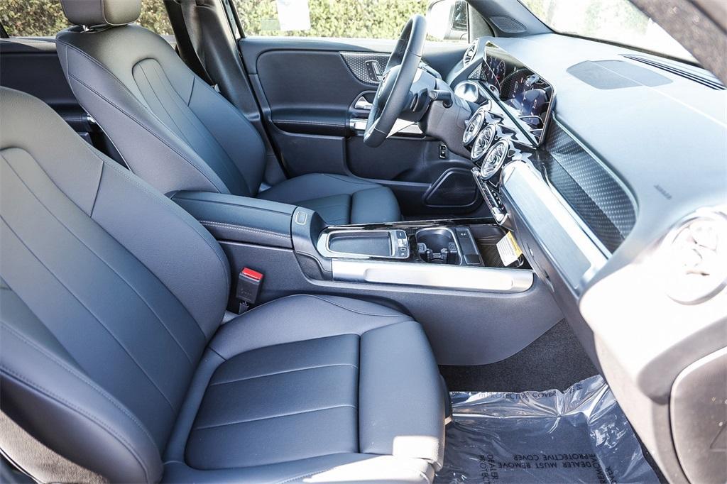 new 2025 Mercedes-Benz GLB 250 car, priced at $49,595