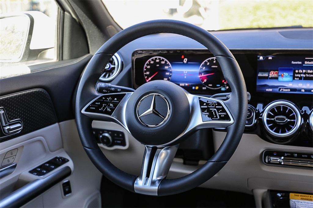new 2025 Mercedes-Benz GLA 250 car, priced at $47,650