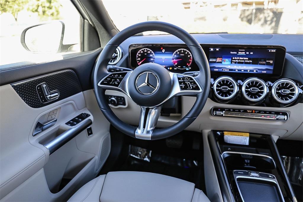new 2025 Mercedes-Benz GLA 250 car, priced at $47,650