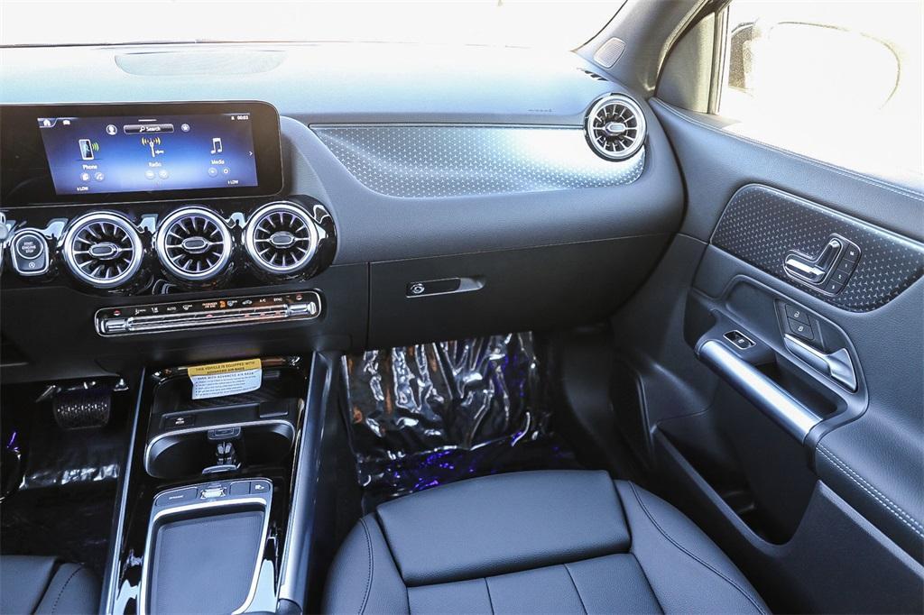 new 2025 Mercedes-Benz GLA 250 car, priced at $47,650