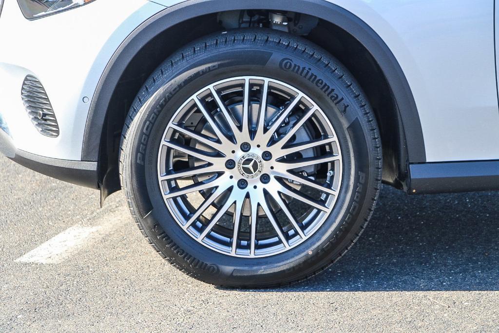 new 2026 Mercedes-Benz GLC 300 car, priced at $57,915