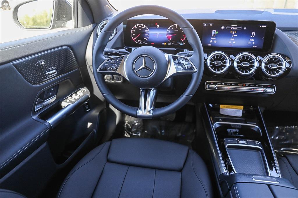 new 2025 Mercedes-Benz GLA 250 car, priced at $47,650