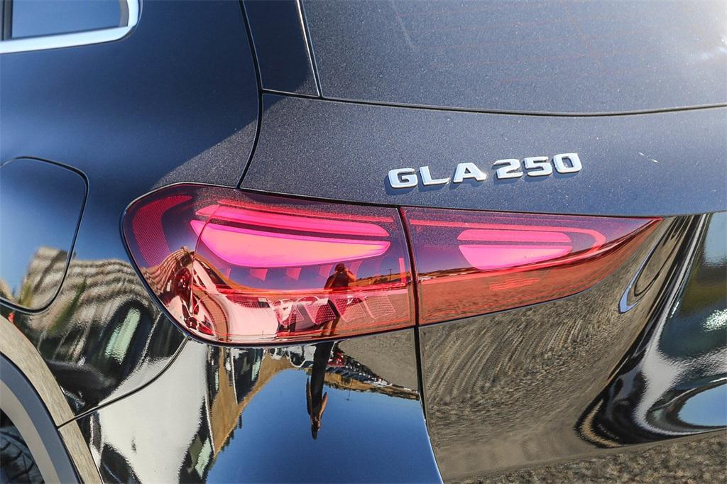 new 2025 Mercedes-Benz GLA 250 car, priced at $47,650