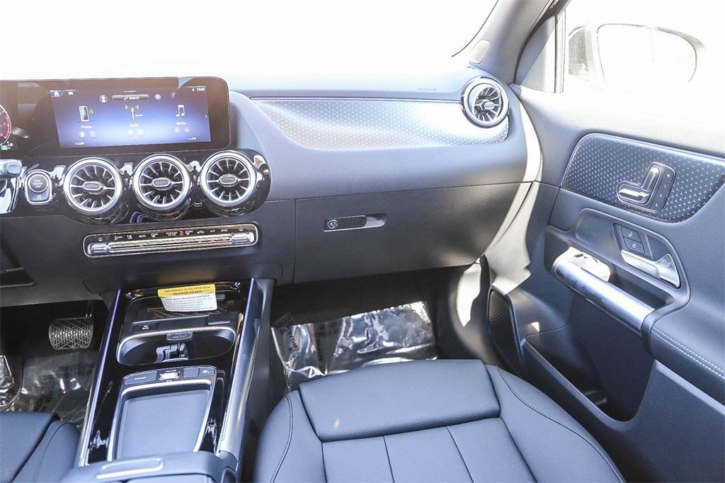 new 2025 Mercedes-Benz GLA 250 car, priced at $47,650
