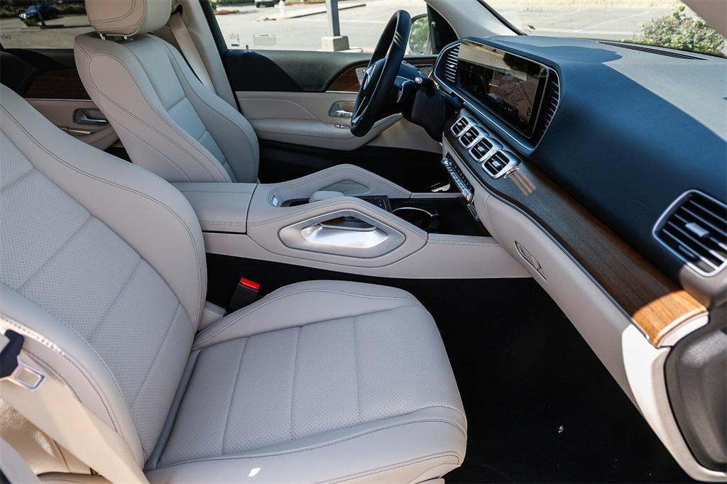 new 2025 Mercedes-Benz GLE 450e car