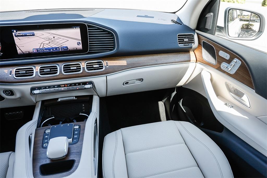 new 2025 Mercedes-Benz GLE 450e car