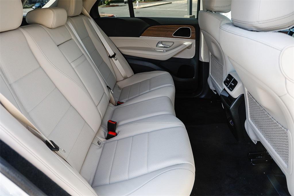 new 2025 Mercedes-Benz GLE 450e car