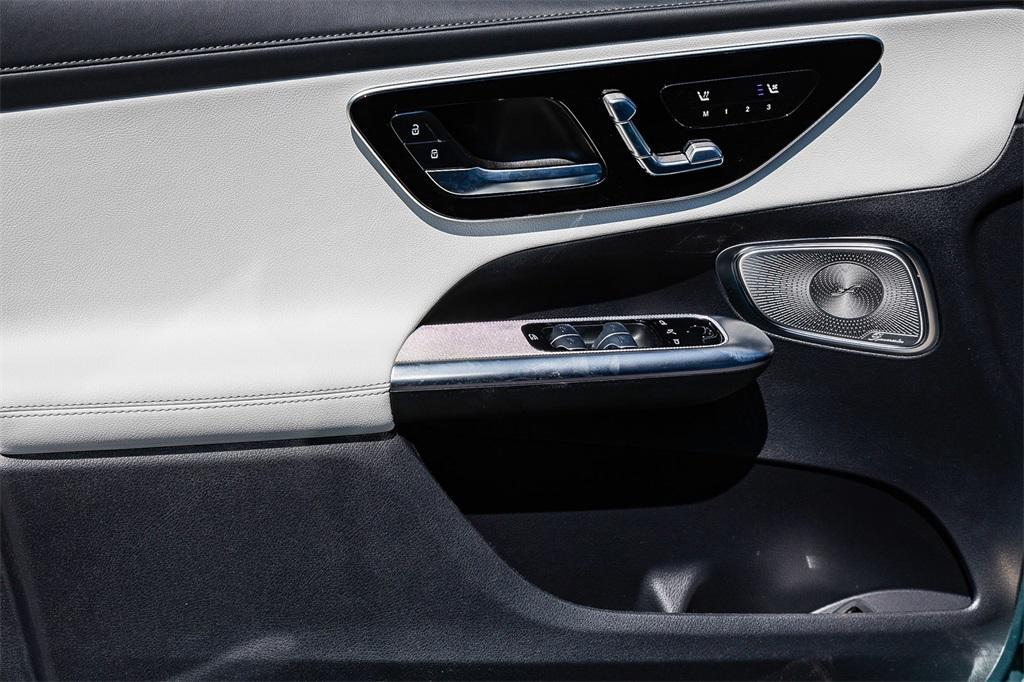 new 2025 Mercedes-Benz GLC 350e car