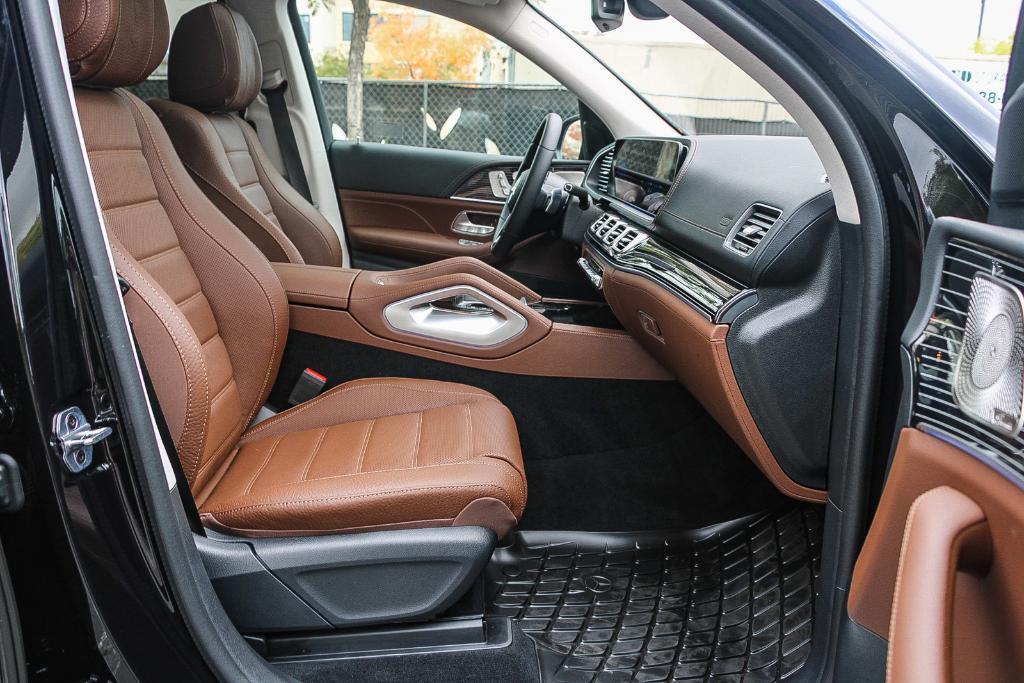 new 2026 Mercedes-Benz GLE 580 car, priced at $104,365