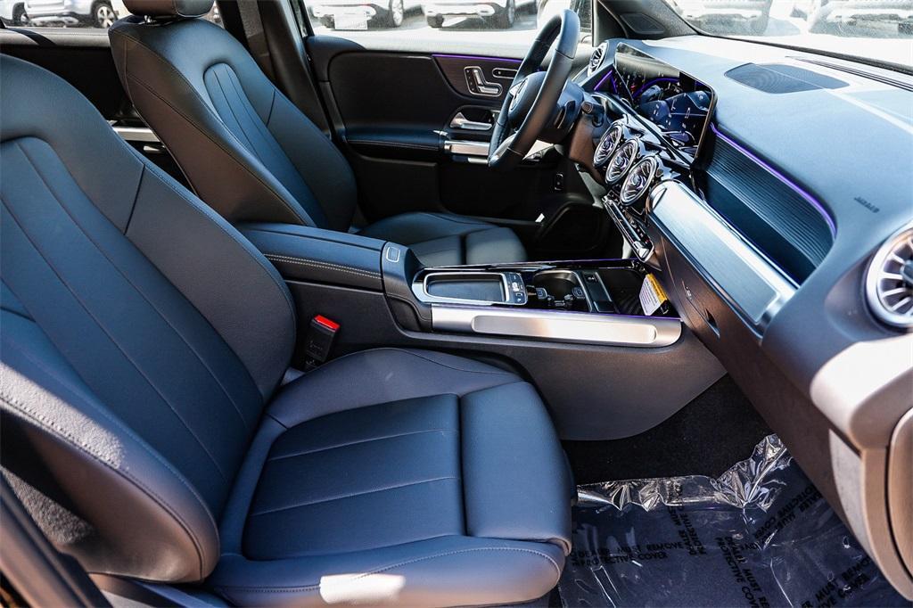 new 2025 Mercedes-Benz GLB 250 car, priced at $51,590