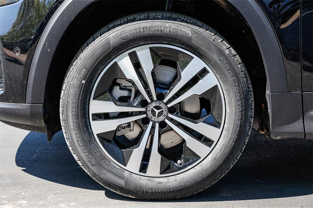 new 2025 Mercedes-Benz GLB 250 car, priced at $51,590