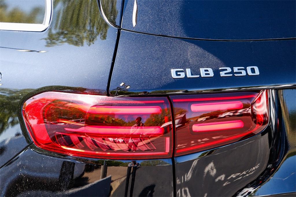 new 2025 Mercedes-Benz GLB 250 car, priced at $51,590