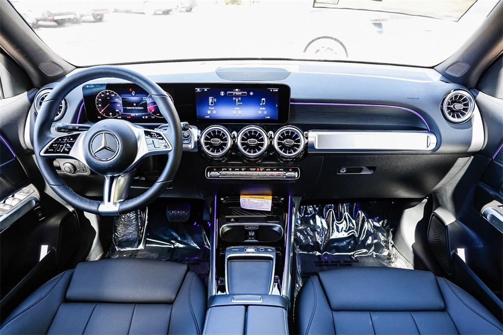 new 2025 Mercedes-Benz GLB 250 car, priced at $51,590